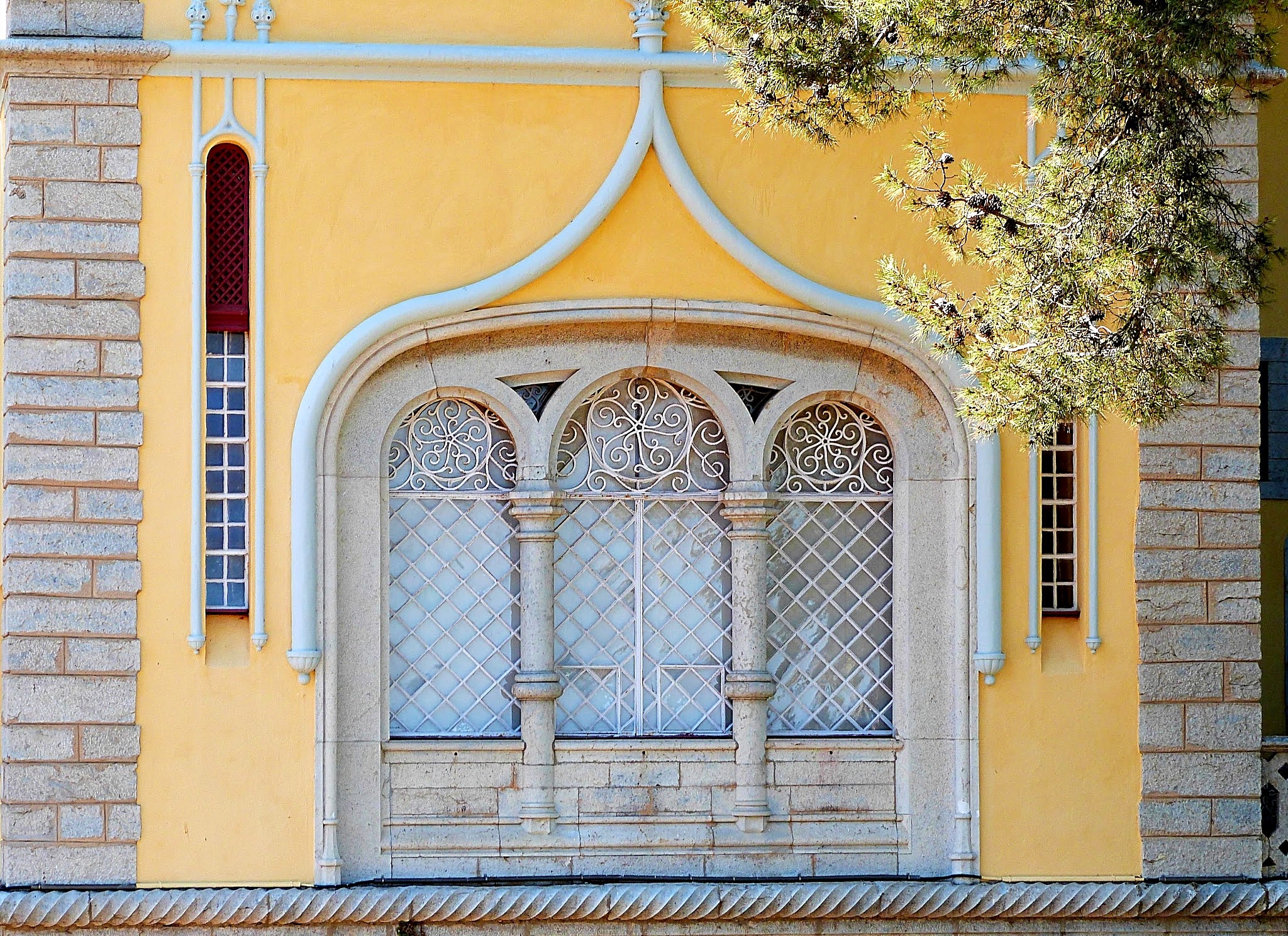 Palácio dos Condes de Castro Guimarães