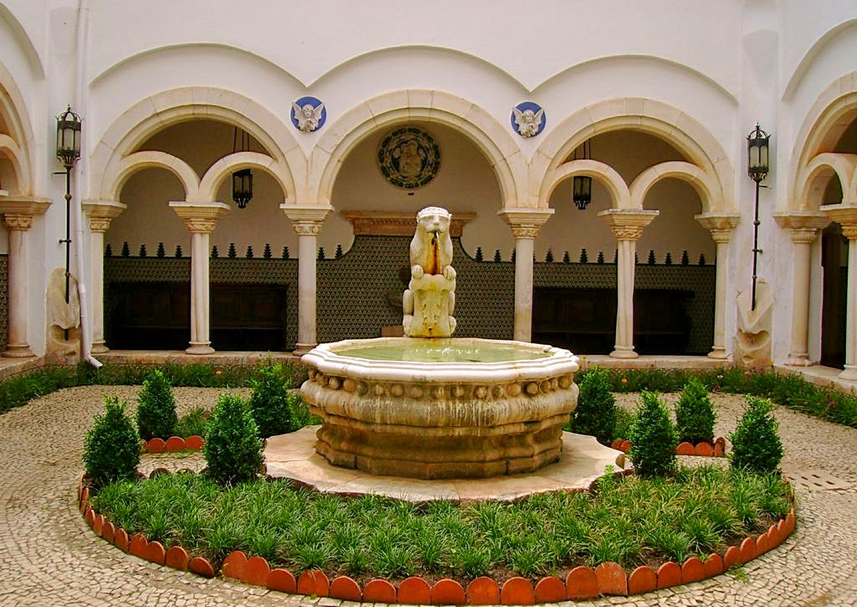 Palácio dos Condes de Castro Guimarães